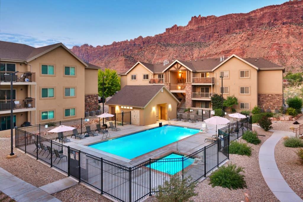 6L Top Floor Redcliff Condo, Pool & Hot Tub Moab Exterior photo