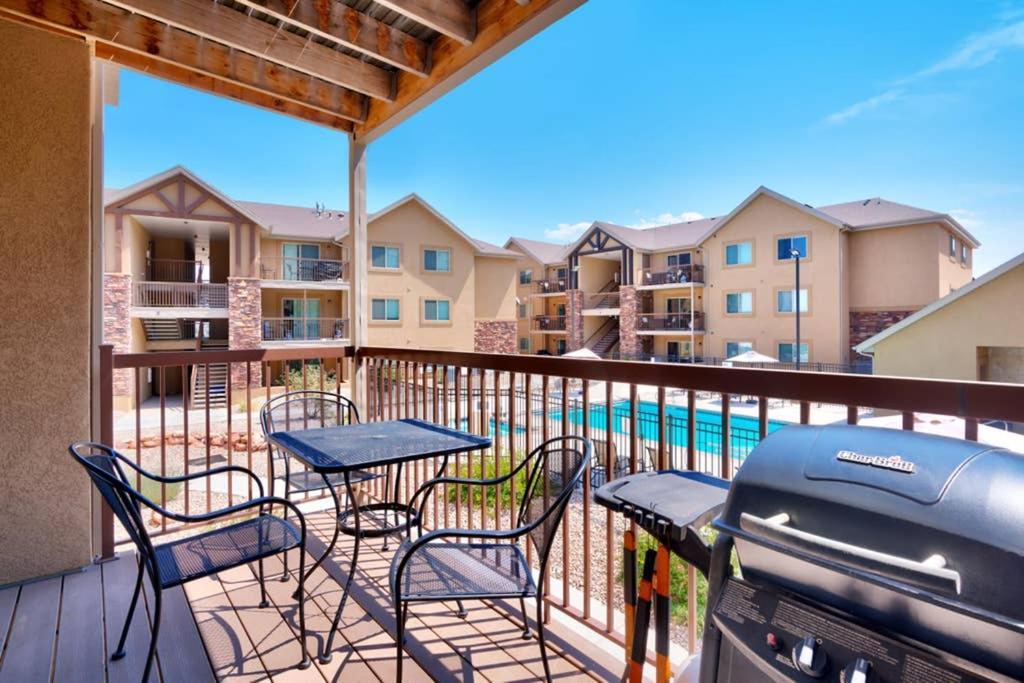 6L Top Floor Redcliff Condo, Pool & Hot Tub Moab Exterior photo
